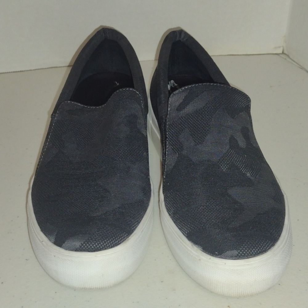 VINCE Camuto Black Camo Slip-ons - Women’s 8.5